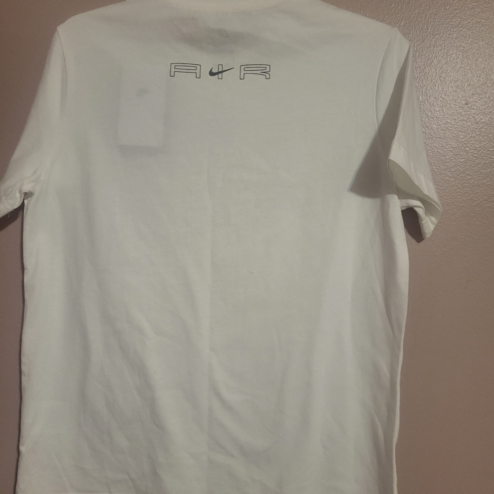 Nike short sleeve shirt NWT - Picture 2 of 3